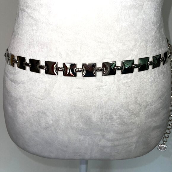 Vintage Womens Belt Silver Size Small Medium Drop Chain Metal Squares Classic